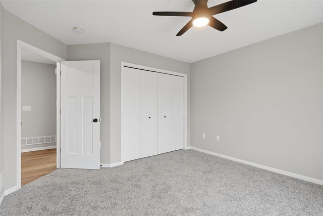 808 Crescent View Drive, Cedar Rapids, IA 52402