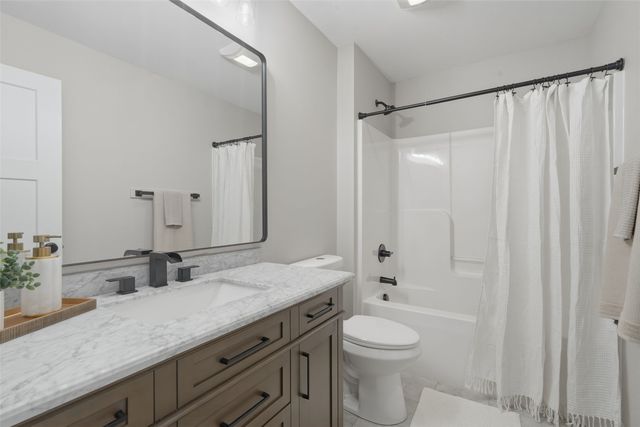 808 Crescent View Drive, Cedar Rapids, IA 52402