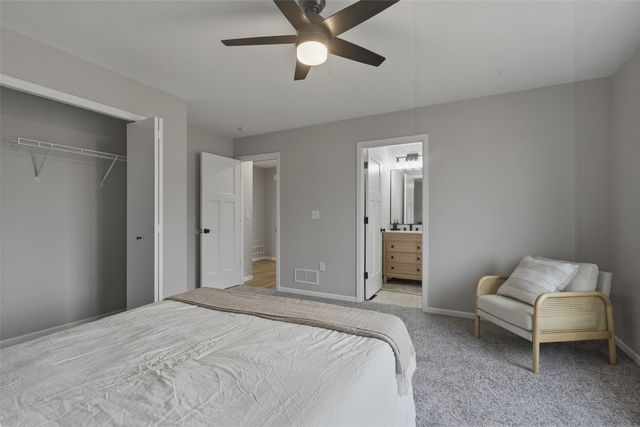 808 Crescent View Drive, Cedar Rapids, IA 52402