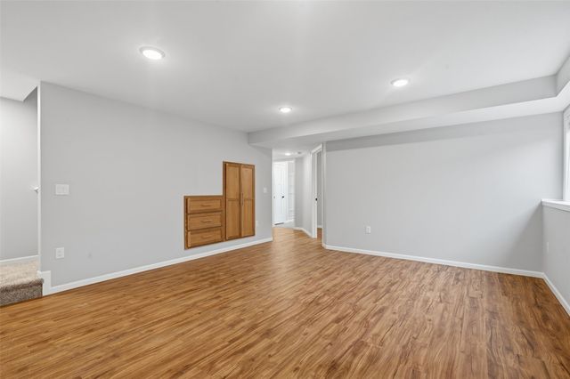 808 Crescent View Drive, Cedar Rapids, IA 52402