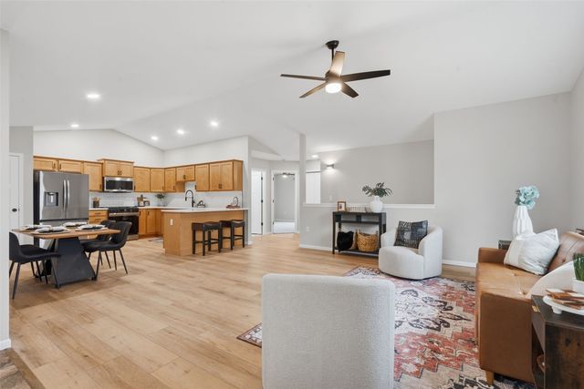 808 Crescent View Drive, Cedar Rapids, IA 52402