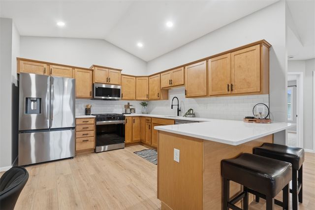 808 Crescent View Drive, Cedar Rapids, IA 52402