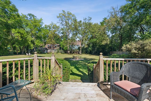 490 College Road, Lake Forest, IL 60045