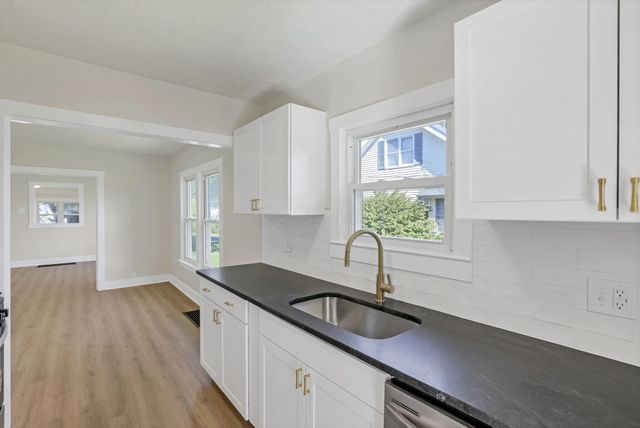 132 N Westmoor Avenue, Newark, OH 43055