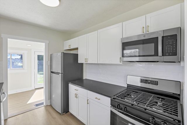 132 N Westmoor Avenue, Newark, OH 43055