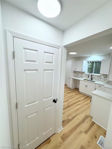 3110 McGinnis Drive, Fenton Charter Township, MI 48430