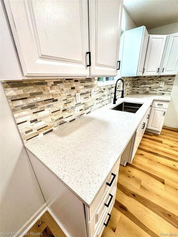 3110 McGinnis Drive, Fenton Charter Township, MI 48430