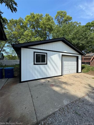3110 McGinnis Drive, Fenton Charter Township, MI 48430