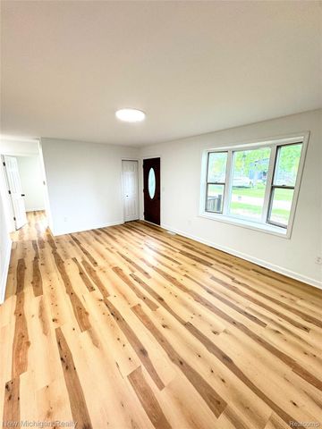 3110 McGinnis Drive, Fenton Charter Township, MI 48430