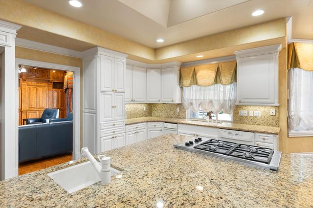 400 Marmore Rd, Chico, CA 95928