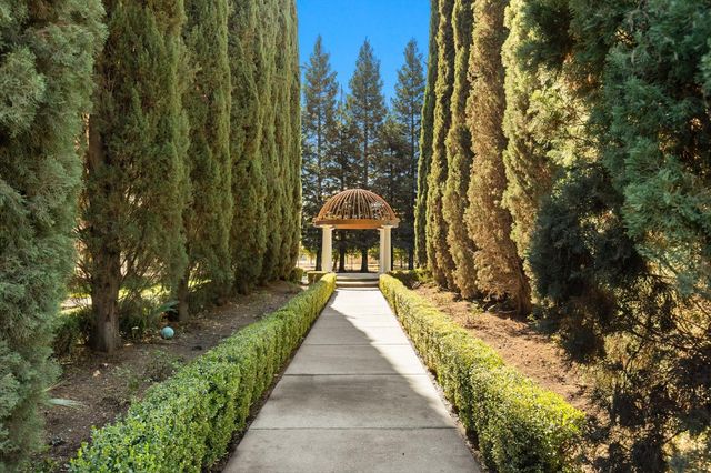 400 Marmore Rd, Chico, CA 95928