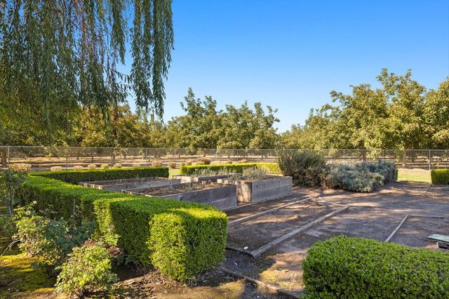 400 Marmore Rd, Chico, CA 95928