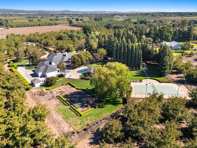 400 Marmore Rd, Chico, CA 95928