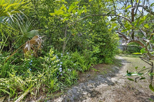 129 COLOMBA ROAD, Debary, FL 32713