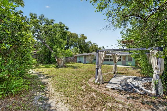 129 COLOMBA ROAD, Debary, FL 32713