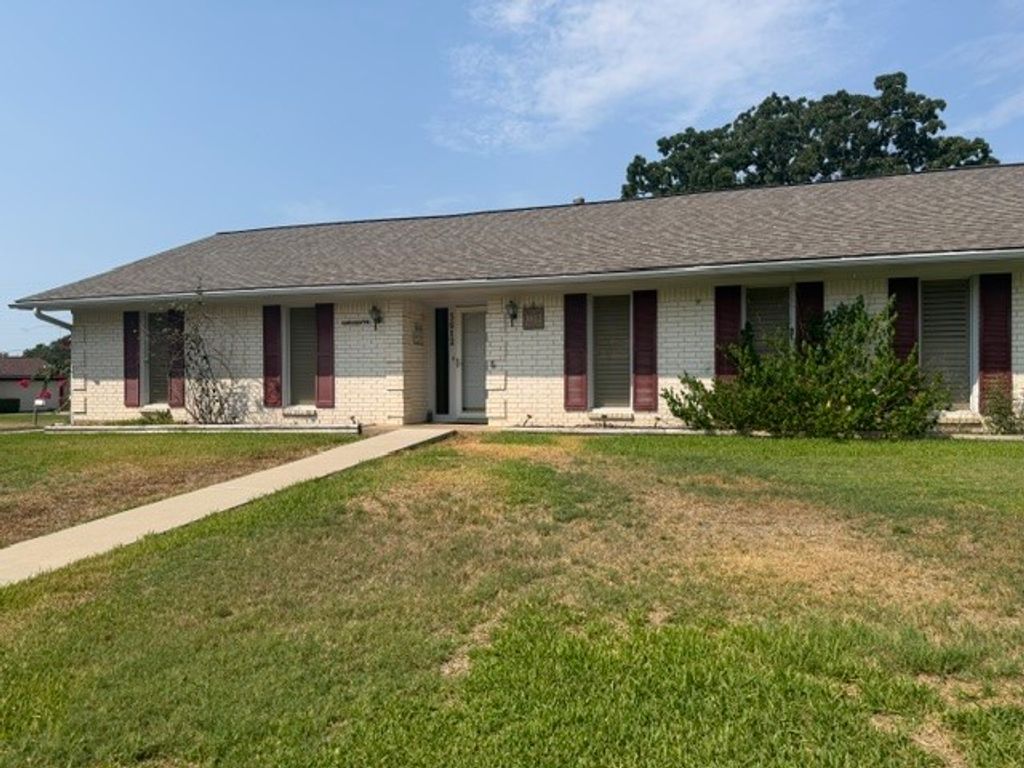 3612 Meadow Oaks Lane, Bryan, TX 77802 — exterior
