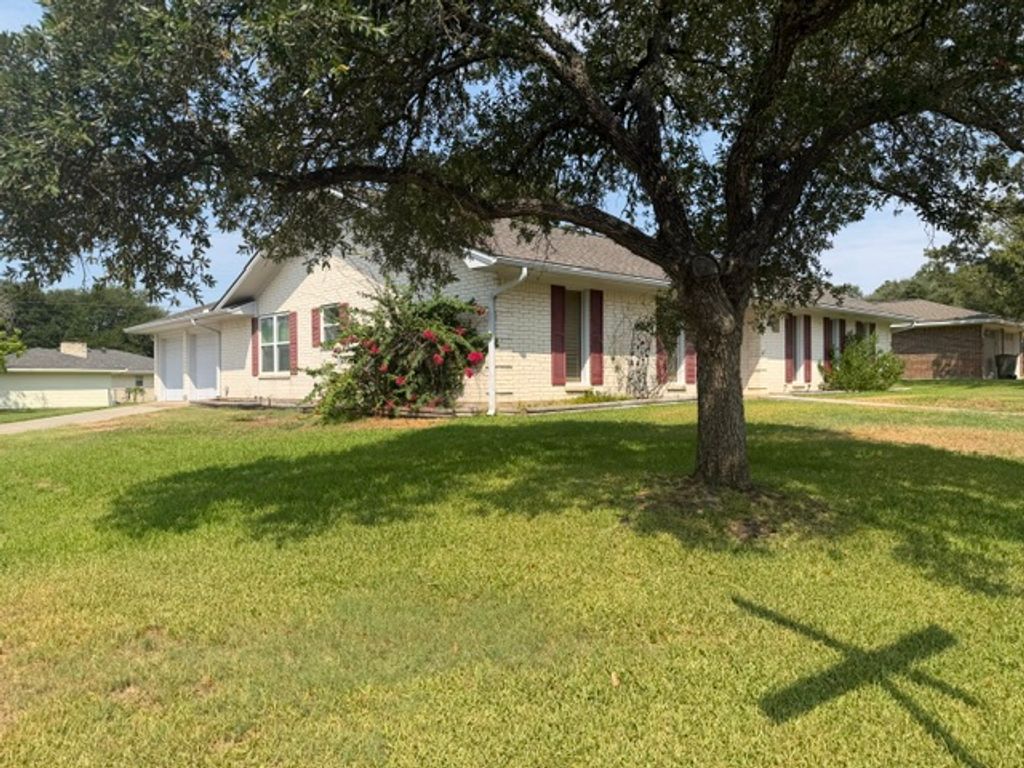 3612 Meadow Oaks Lane, Bryan, TX 77802 — photo 2