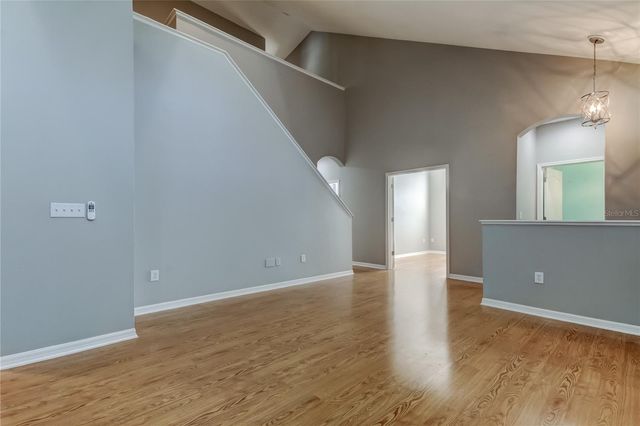 9002 SPRING GARDEN WAY, Tampa, FL 33626