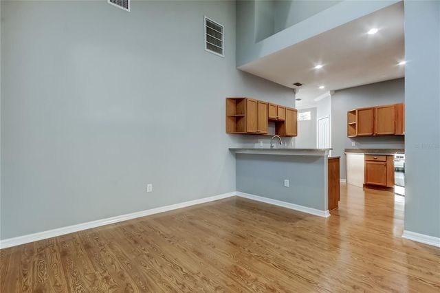 9002 SPRING GARDEN WAY, Tampa, FL 33626