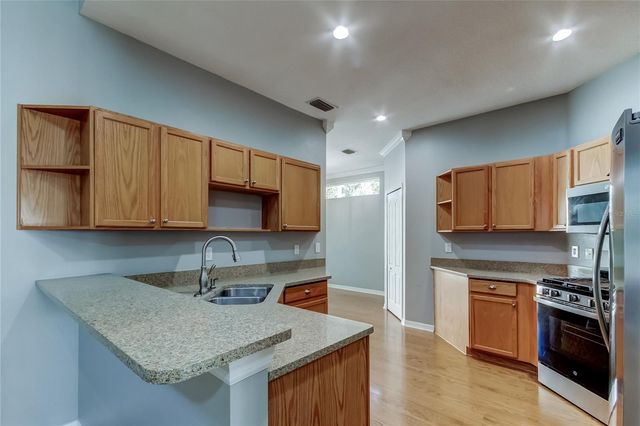 9002 SPRING GARDEN WAY, Tampa, FL 33626