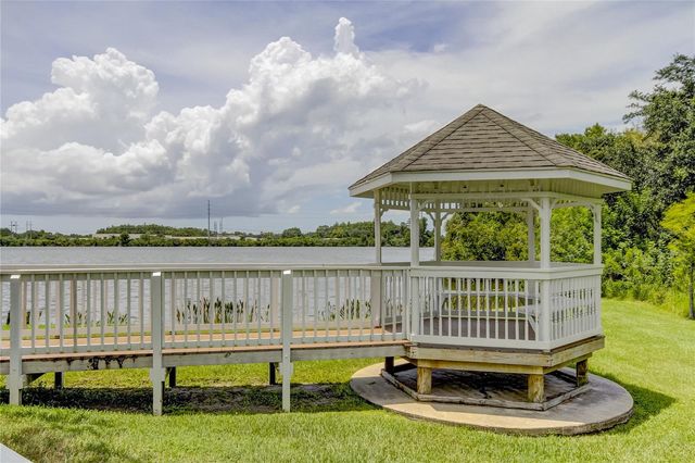 9002 SPRING GARDEN WAY, Tampa, FL 33626