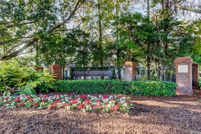 9002 SPRING GARDEN WAY, Tampa, FL 33626