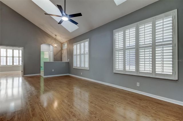 9002 SPRING GARDEN WAY, Tampa, FL 33626