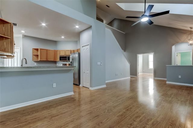 9002 SPRING GARDEN WAY, Tampa, FL 33626