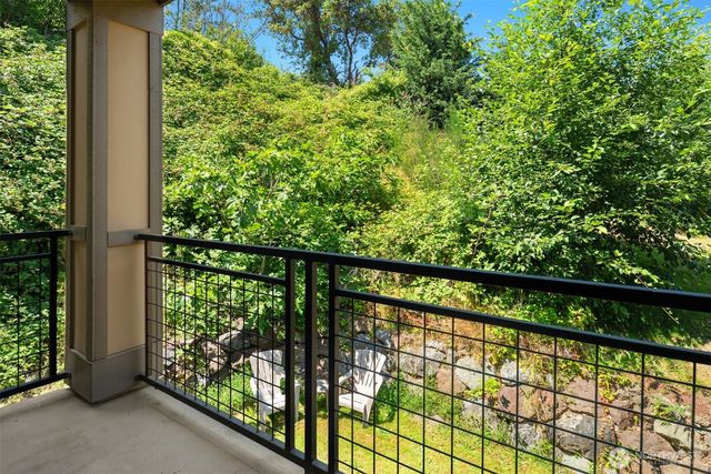 2755 SW Sylvan Heights Drive, Seattle, WA 98106