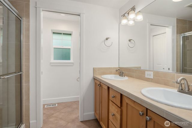 2755 SW Sylvan Heights Drive, Seattle, WA 98106