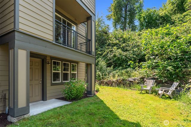 2755 SW Sylvan Heights Drive, Seattle, WA 98106