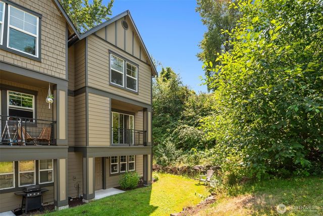 2755 SW Sylvan Heights Drive, Seattle, WA 98106