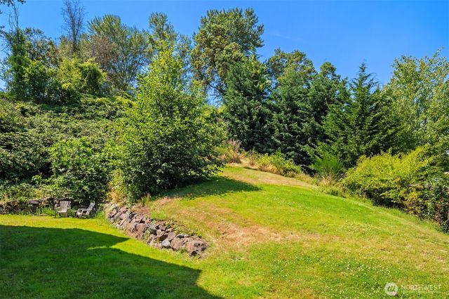 2755 SW Sylvan Heights Drive, Seattle, WA 98106