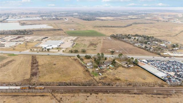 4140 E Highway 6, Alvin, TX 77511