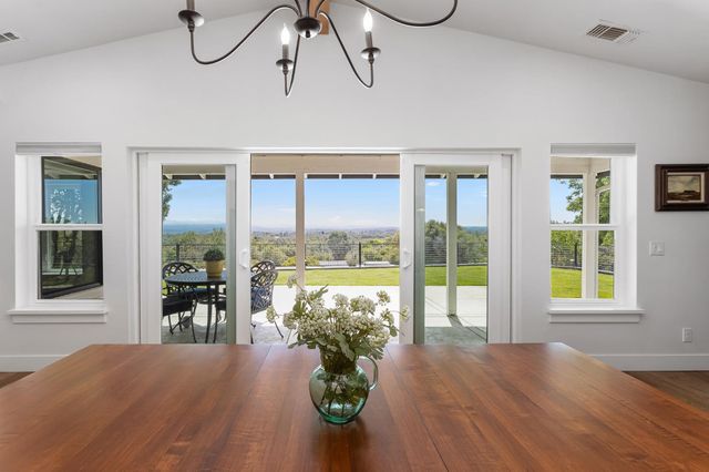 4001 Walnut Dr, Rescue, CA 95672