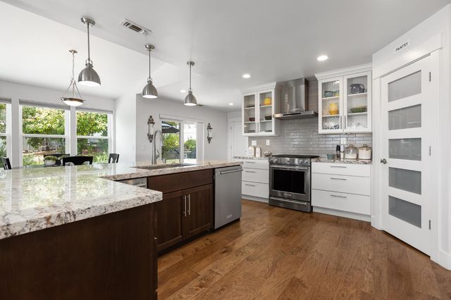 4001 Walnut Dr, Rescue, CA 95672