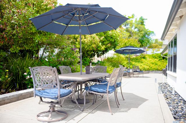 4001 Walnut Dr, Rescue, CA 95672