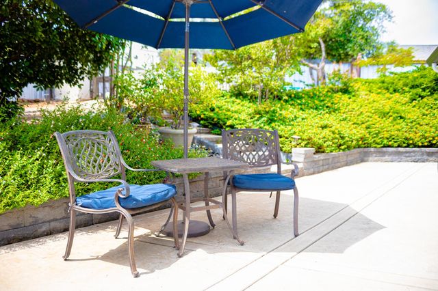 4001 Walnut Dr, Rescue, CA 95672