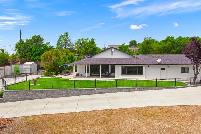 4001 Walnut Dr, Rescue, CA 95672
