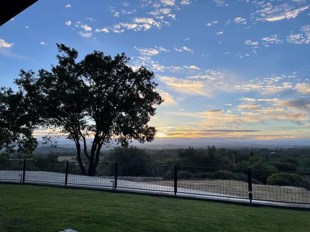 4001 Walnut Dr, Rescue, CA 95672