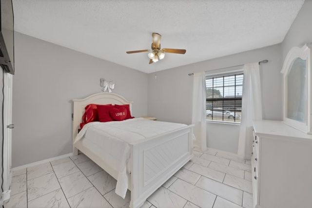 537 N Park Drive, Saginaw, TX 76179