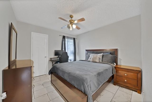 537 N Park Drive, Saginaw, TX 76179