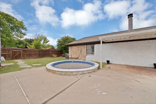 537 N Park Drive, Saginaw, TX 76179