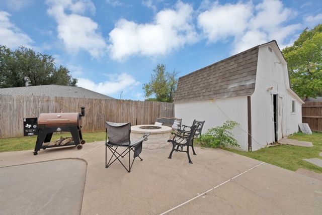537 N Park Drive, Saginaw, TX 76179