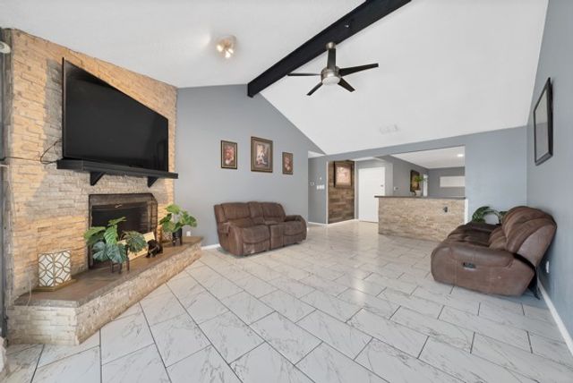 537 N Park Drive, Saginaw, TX 76179