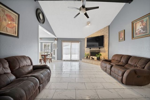 537 N Park Drive, Saginaw, TX 76179