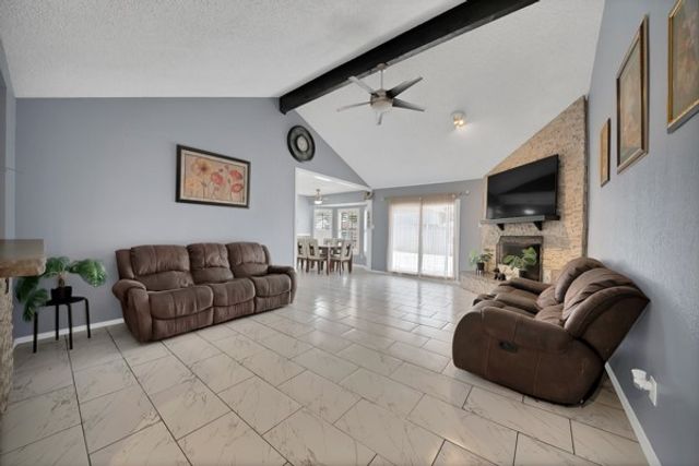 537 N Park Drive, Saginaw, TX 76179