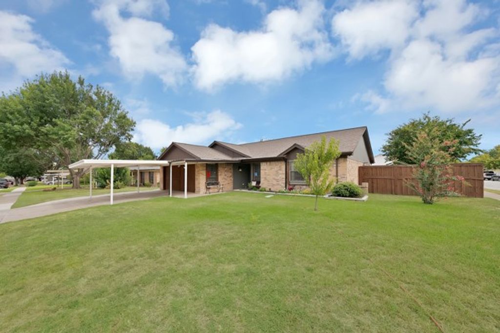 537 N Park Drive, Saginaw, TX 76179