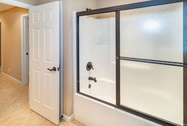 8200 Whitetail Trail, Evansville, IN 47711