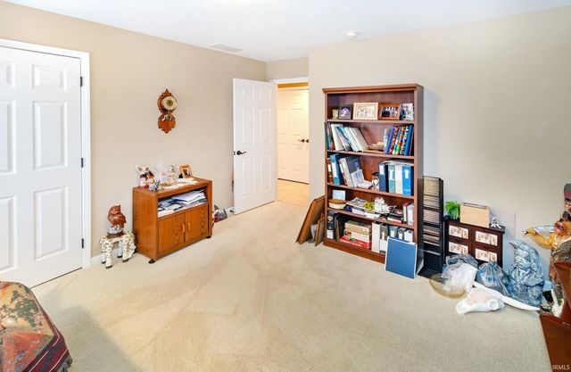 8200 Whitetail Trail, Evansville, IN 47711